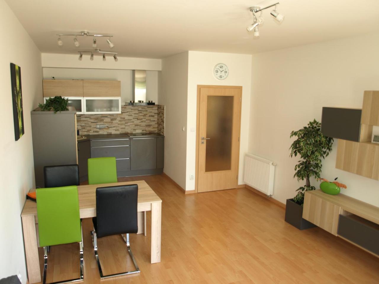 Apartman Self Check In/Out Vrchlabí Buitenkant foto